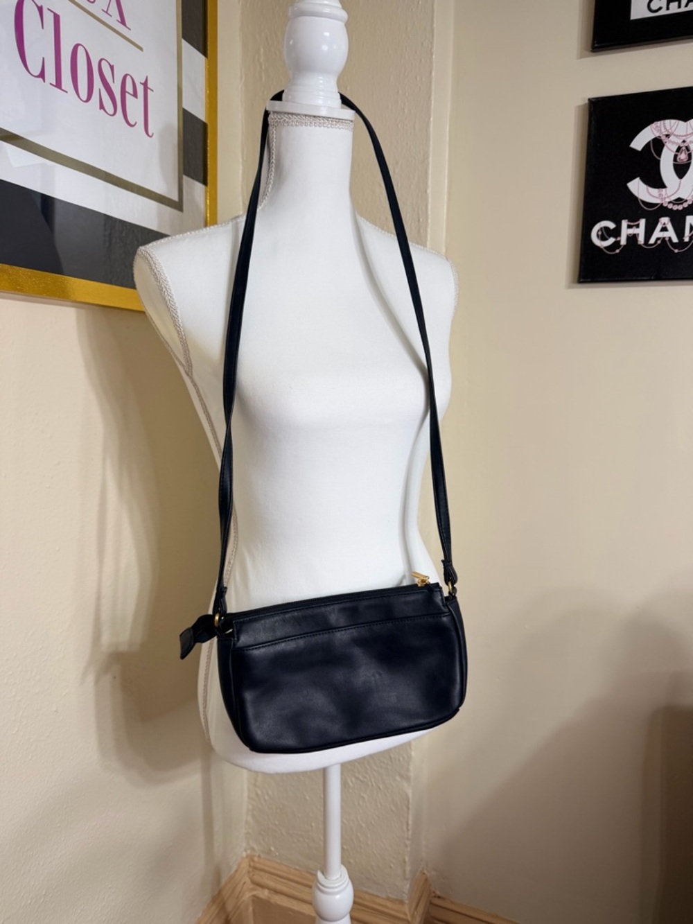 Stone Mountain Accessories Black Leather Crossbody Bag
